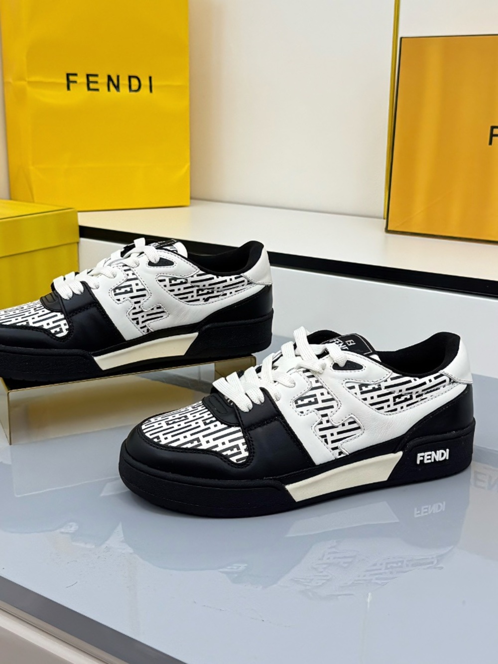 Fendi Sneakers